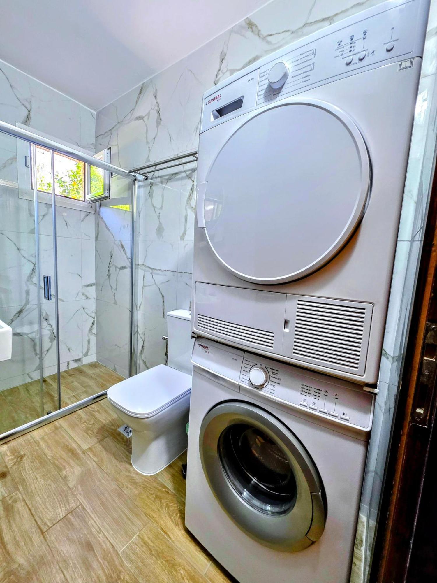 The Elysian At Nicopolis Jacuzzi Apartment Nikopolis Exterior photo